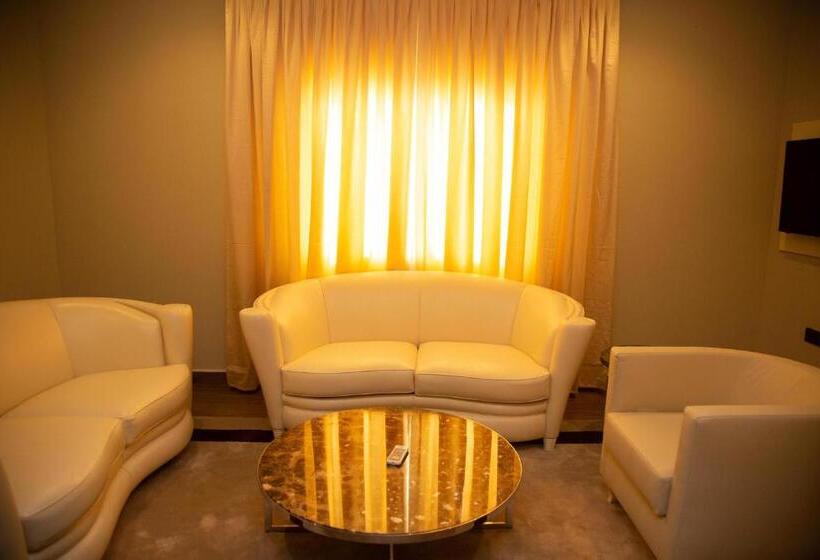 سوییت جونیور, Oak Haven Hotel And Suites