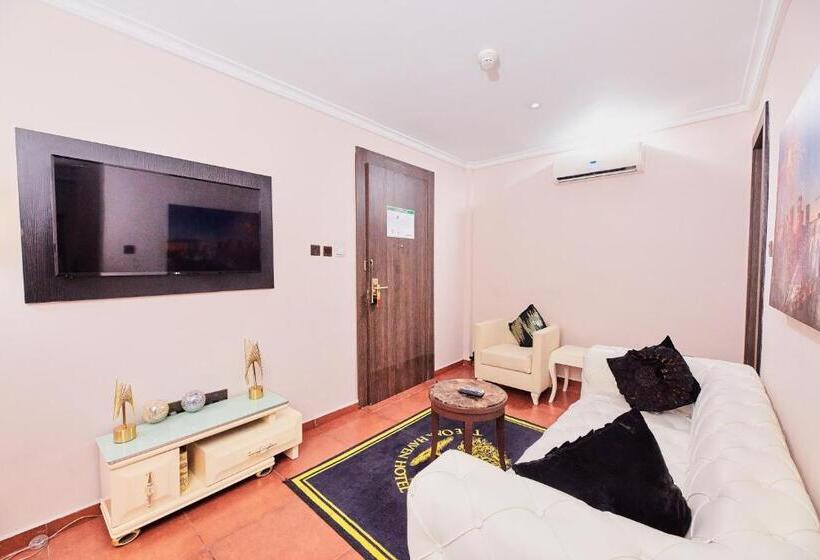 سوییت جونیور با بالکن, Oak Haven Hotel And Suites