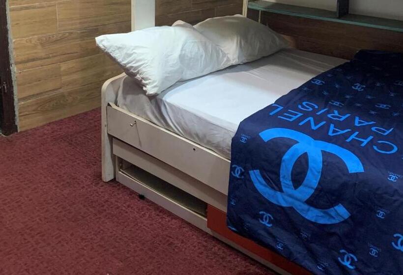 سوییت اجرایی, Health Plaza