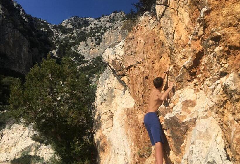 דירת דופלקס בת חדר שינה 1, Cav Mameli