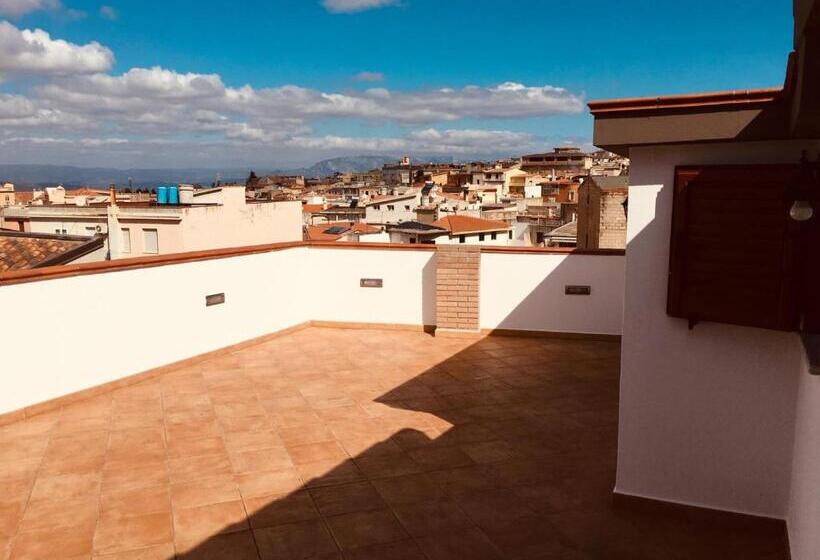 דירת דופלקס בת חדר שינה 1, Cav Mameli