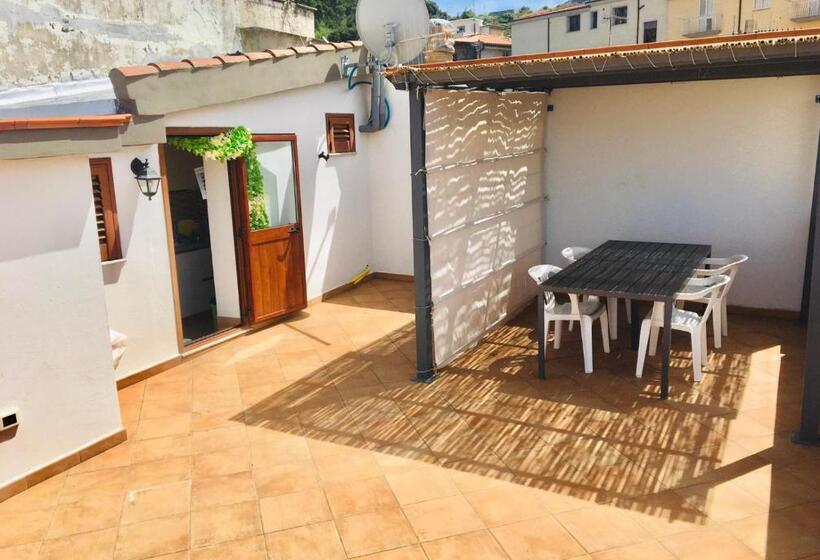 דירת דופלקס בת חדר שינה 1, Cav Mameli