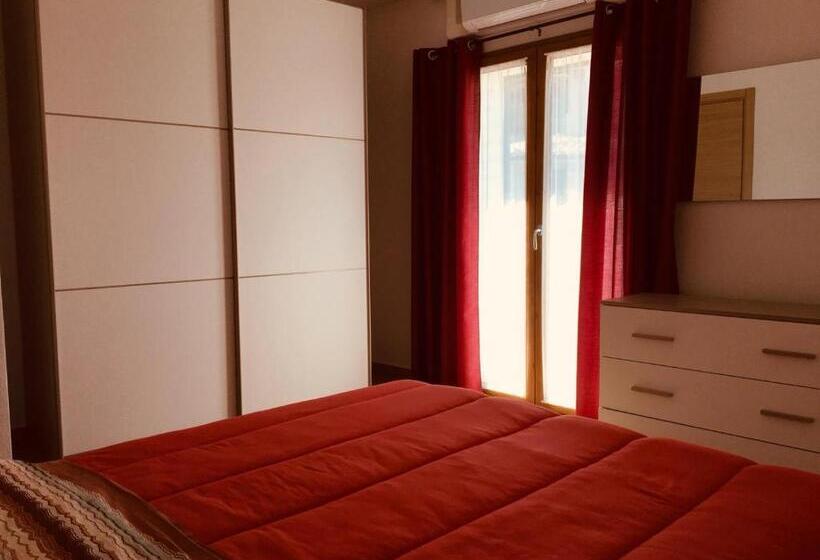 דירת דופלקס בת חדר שינה 1, Cav Mameli