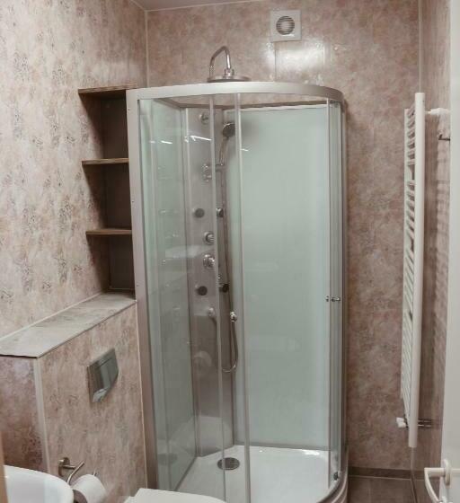 تختخواب در اتاق مشترک, Hostel Hanza