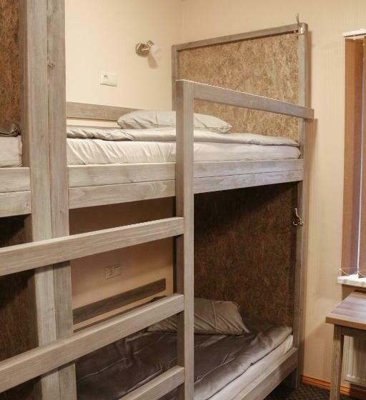 تختخواب در اتاق مشترک, Hostel Hanza