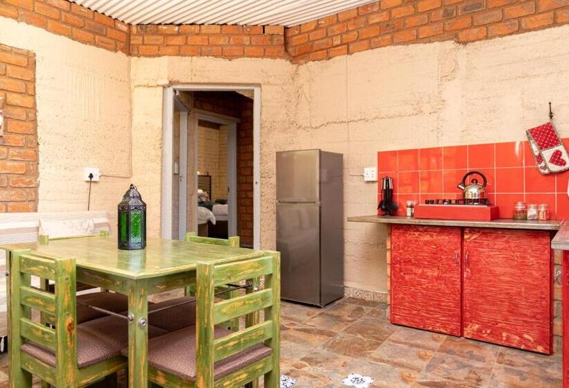 اتاق خانوادگی, Otavi Vineyards Self Catering & Camping