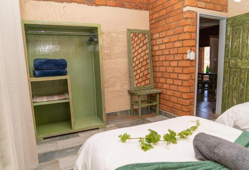 اتاق خانوادگی, Otavi Vineyards Self Catering & Camping