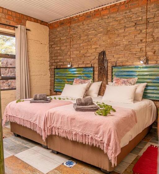 اتاق خانوادگی, Otavi Vineyards Self Catering & Camping