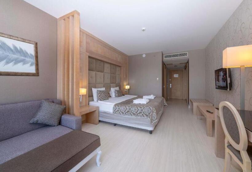 Трехместный Superior Вид на Море, Amara Luxury Resort & Villas