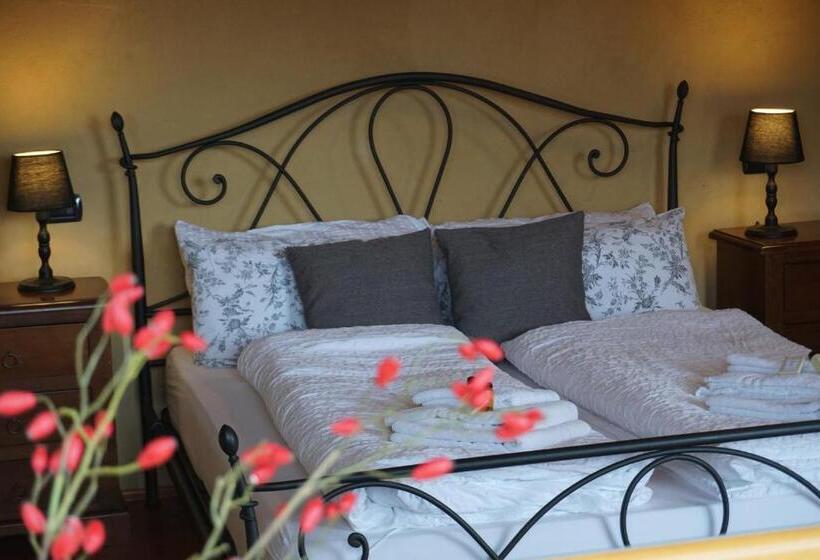 חדר סטנדרט לארבעה, Agritur Maso Carpené