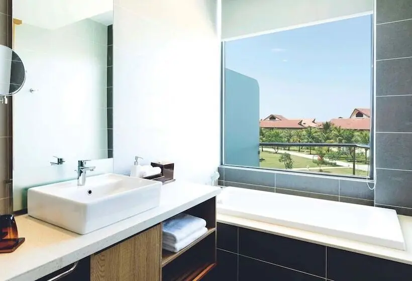 اتاق اکونومی, Robinson Nam Hoi An