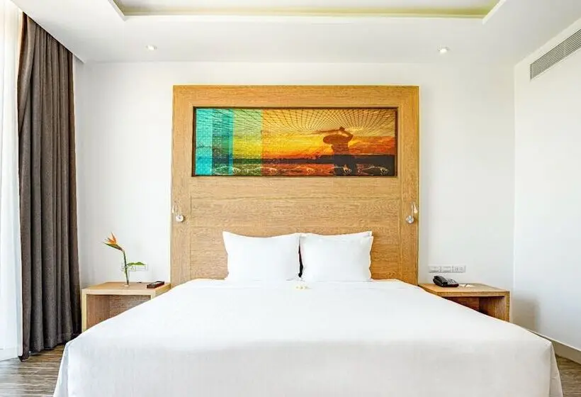 سوییت سوپریور, Robinson Nam Hoi An