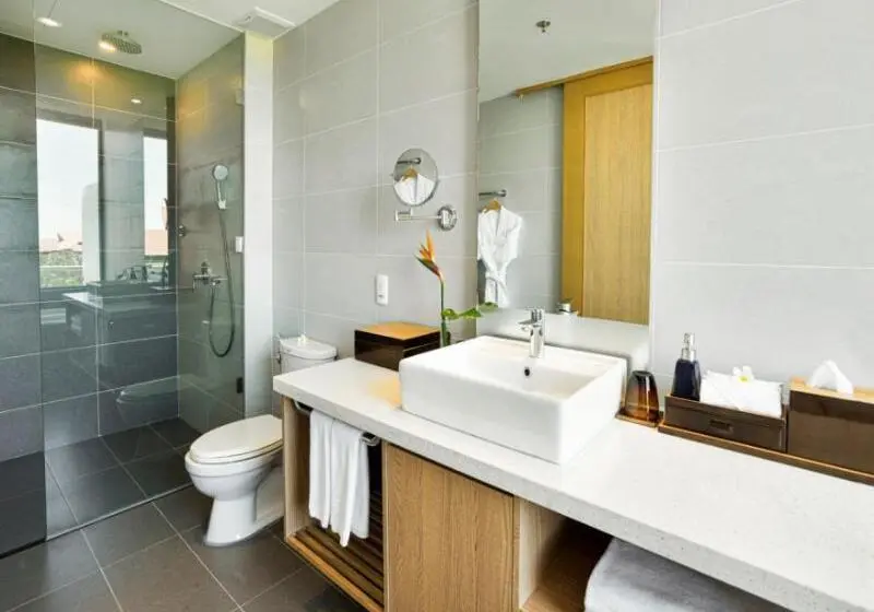 اتاق لوکس, Robinson Nam Hoi An