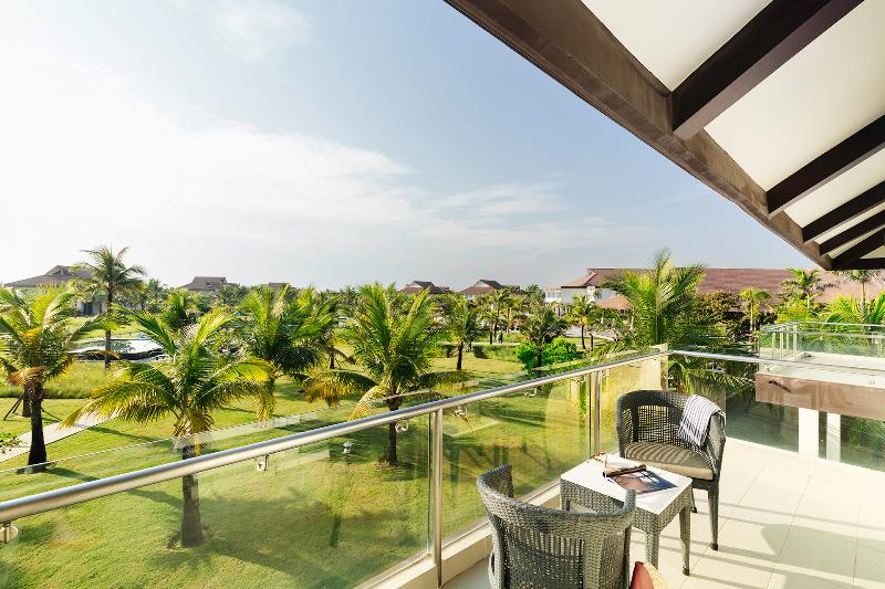 سوئیت جونیور با تخت بزرگ, Robinson Nam Hoi An