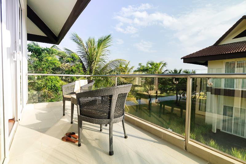 سوئیت جونیور با تخت بزرگ, Robinson Nam Hoi An