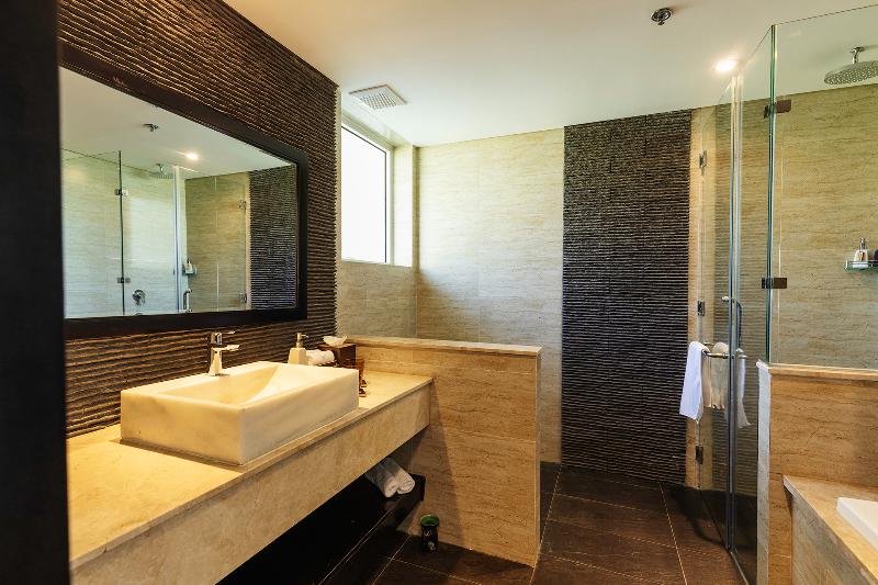 اتاق لوکس, Robinson Nam Hoi An