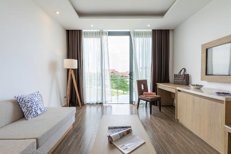 سوییت سوپریور, Robinson Nam Hoi An