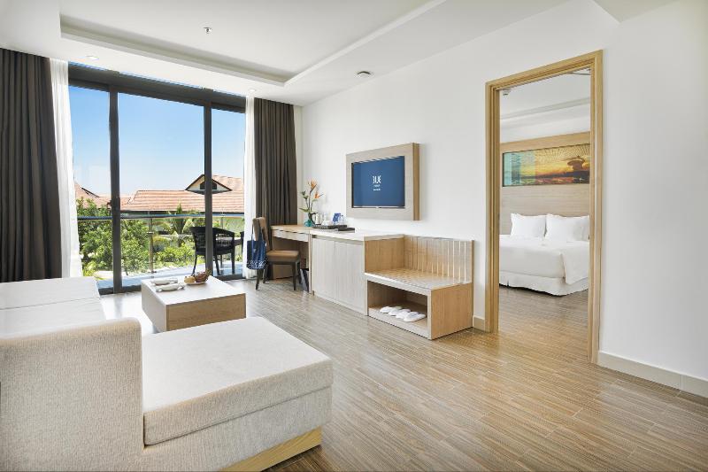 سوییت سوپریور, Robinson Nam Hoi An