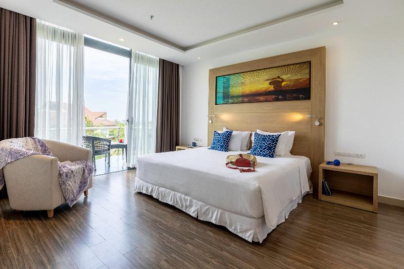 سوییت سوپریور, Robinson Nam Hoi An