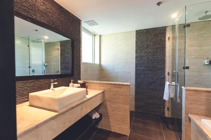 اتاق لوکس, Robinson Nam Hoi An