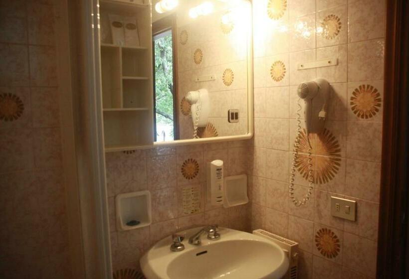 バルコニー付きスタンダードルーム, Eden Park