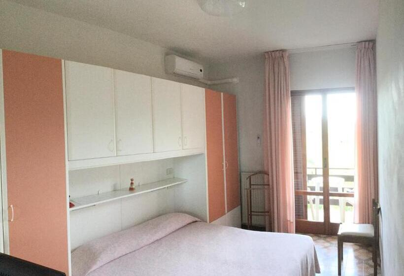 バルコニー付きスタンダードルーム, Eden Park