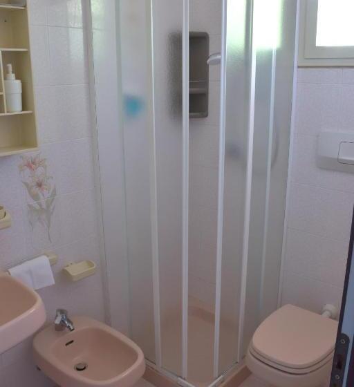 バルコニー付きスタンダードトリプルルーム, Eden Park