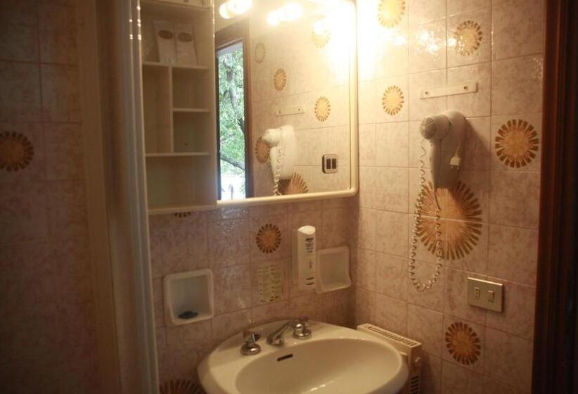 エコノミールーム, Eden Park