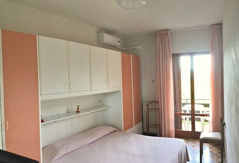 スタンダードルーム, Eden Park