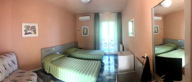 コンフォートトリプルルーム, Eden Park