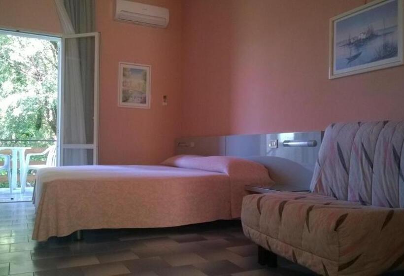 バルコニー付きスタンダードトリプルルーム, Eden Park