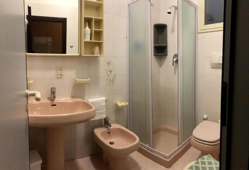 バルコニー付きスタンダードトリプルルーム, Eden Park