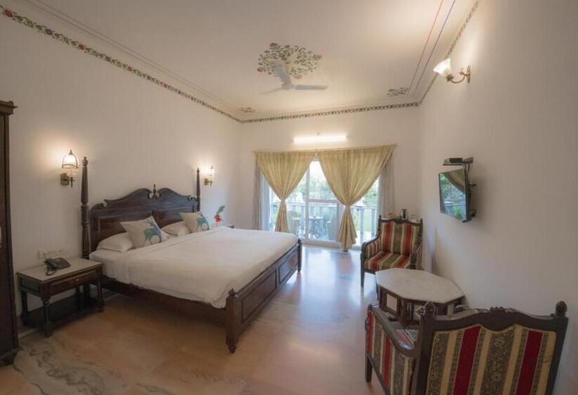 غرفة قياسية مزوَّدة بشُرفة, Ranakpur Safari Resort