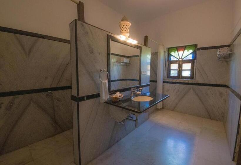 جناح إدارى, Ranakpur Safari Resort