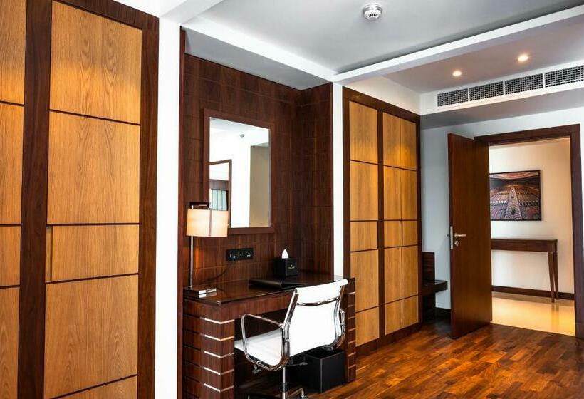 سوئیت پرزیدنت, Royal Tulip Muscat