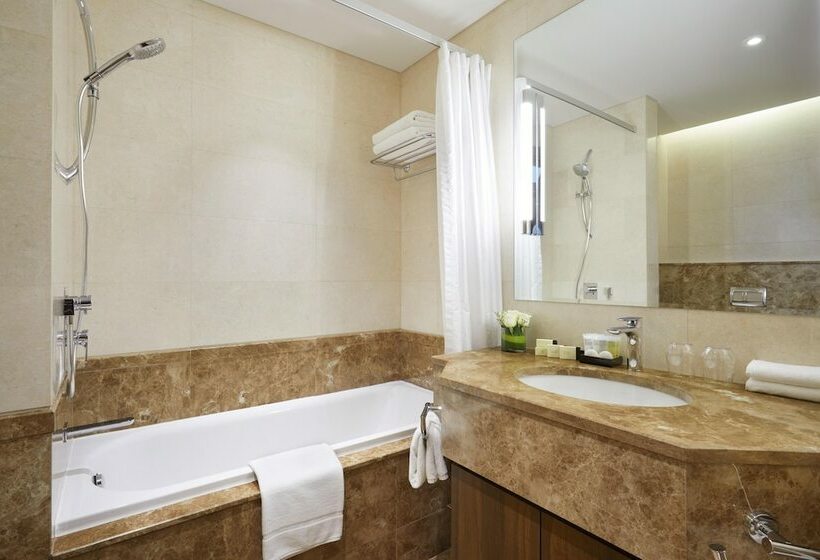 اتاق سوپریور یک تخته, Royal Tulip Muscat