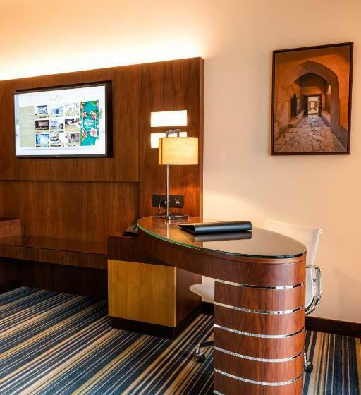 اتاق سوپریور با تخت بزرگ, Royal Tulip Muscat