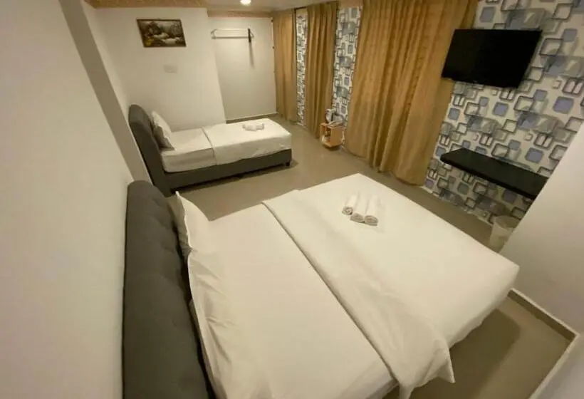 Standard Kolmen Hengen Huone, Shobi Hotel Johor Bahru Near Ciq Jb