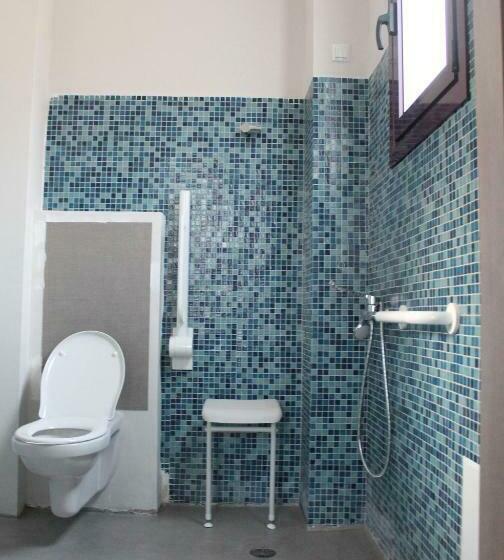 身障者適用スタンダードルーム, Avra Nafpliou