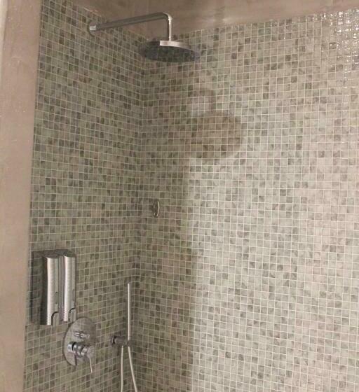 スタンダード４人部屋, Avra Nafpliou