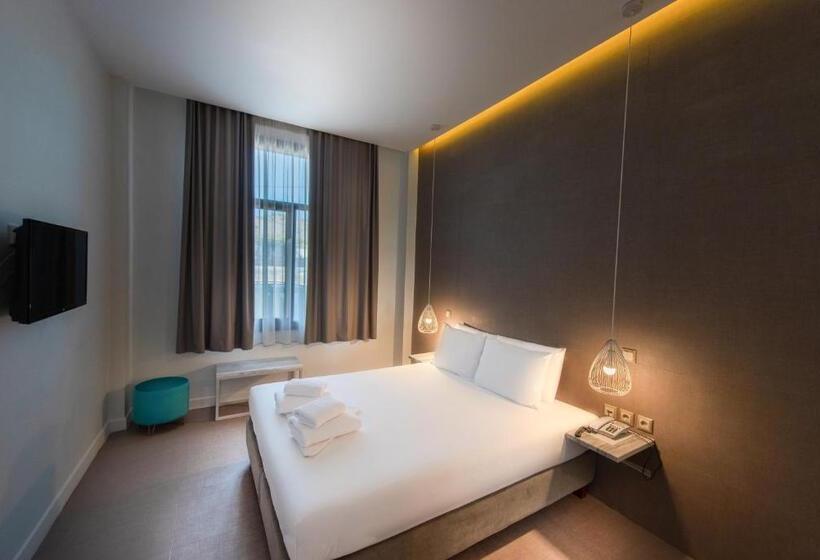 身障者適用スタンダードルーム, Avra Nafpliou