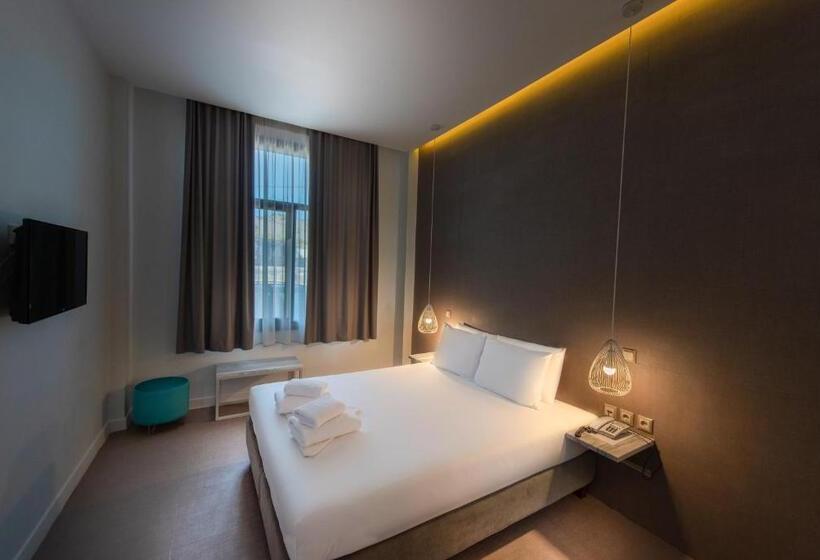 身障者適用スタンダードルーム, Avra Nafpliou