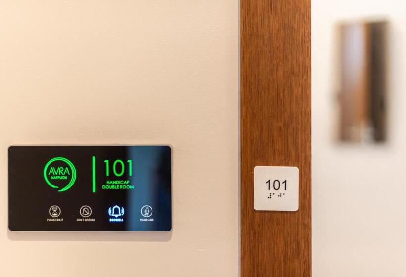 身障者適用スタンダードルーム, Avra Nafpliou