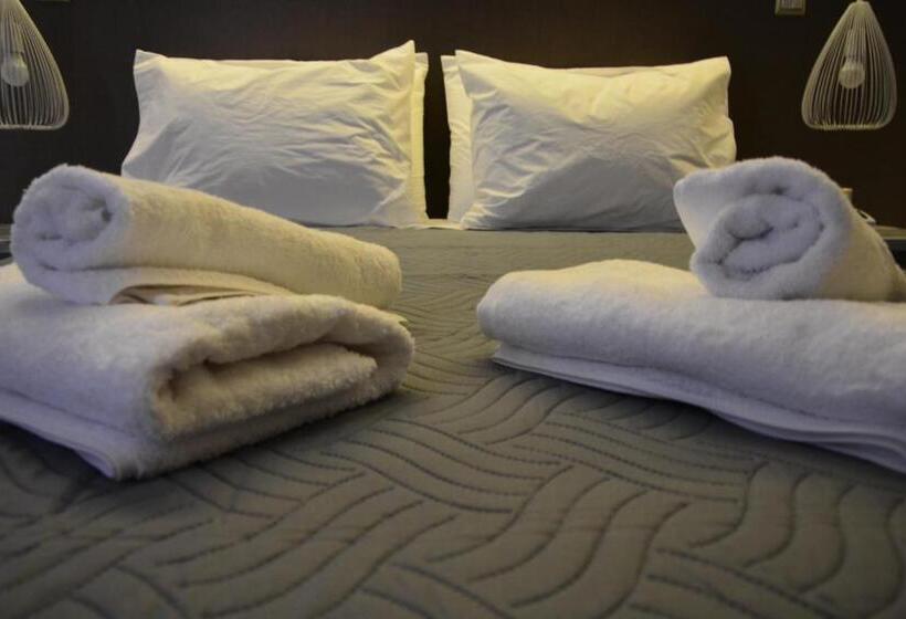 スタンダードトリプルルーム, Avra Nafpliou