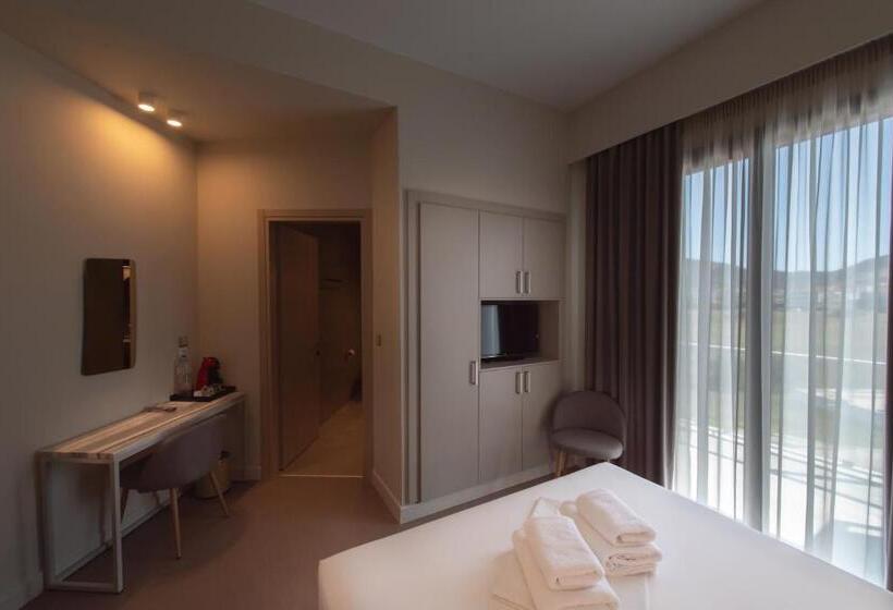 スタンダードトリプルルーム, Avra Nafpliou