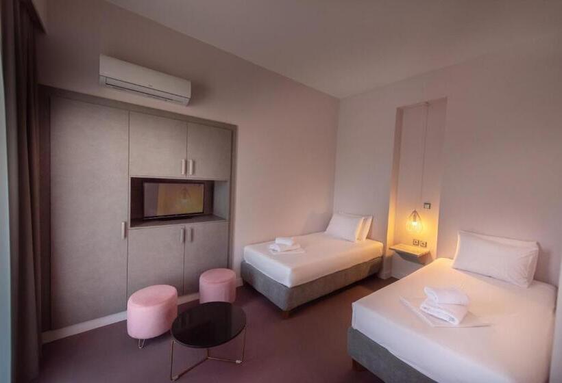 スタンダード４人部屋, Avra Nafpliou