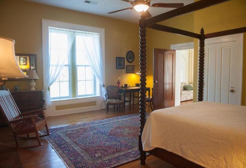 デラックスルーム, The Denny House