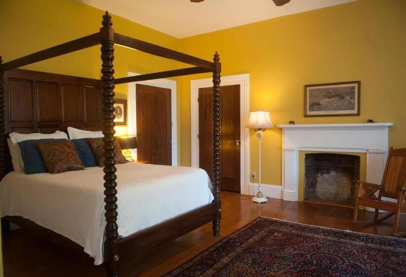 デラックスルーム, The Denny House