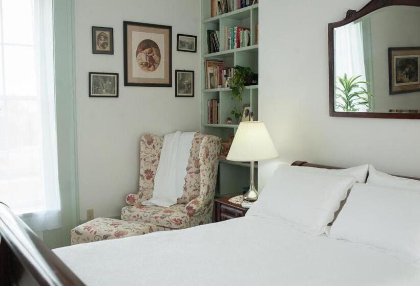 デラックスルーム, The Denny House