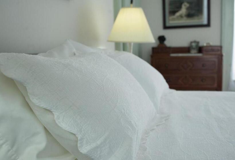 デラックスルーム, The Denny House